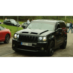 Jeep Grand Cherokee SRT 8 hood