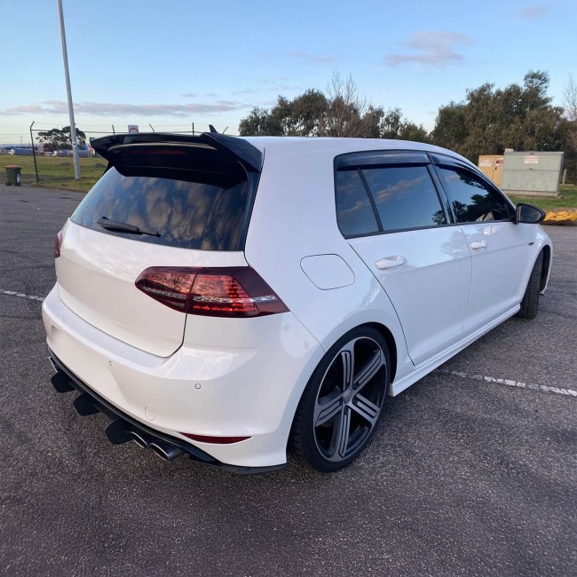 OSIR-inspired Roof Spoiler for VW Golf MK7 (13-19) GTI / GTD / GTE / R, glossy black - Bilde 3